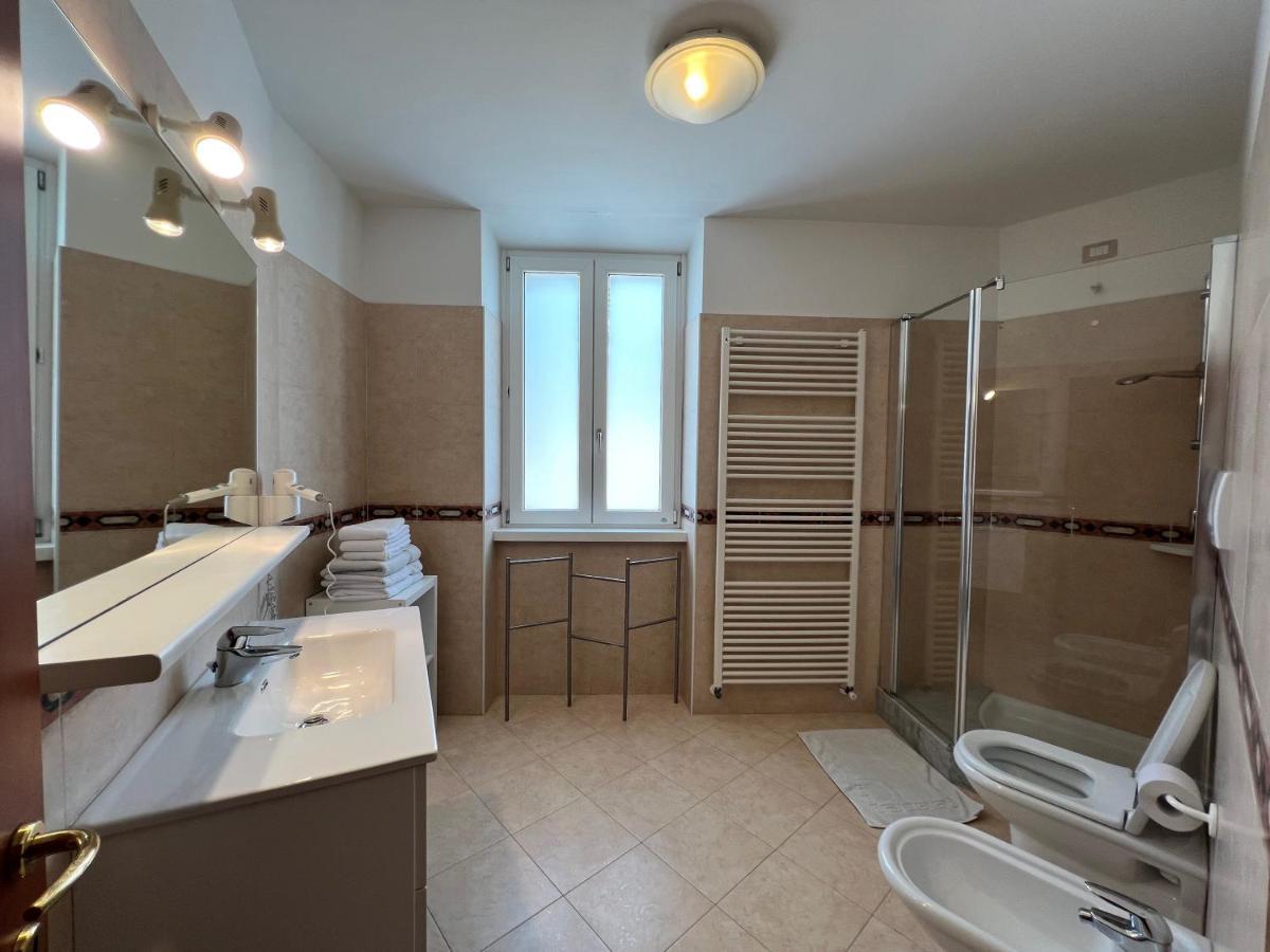 Appartamenti Baia Azzurra 5. Torbole Sul Garda Exterior foto